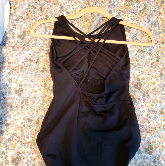 Leotard / Athletic bodysuit with strap design - Picture 2 of 4